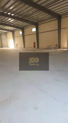 300-amp electricity supply; spacious area and convenient location suitable for companies and commercial or industrial ventures.
