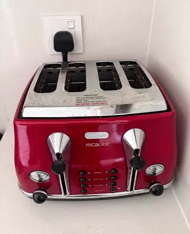 Delonghi toaster