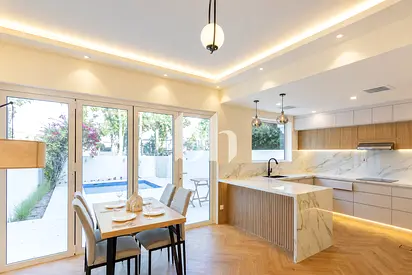 Twin Townhouse | Unfurnished | 2 Parking