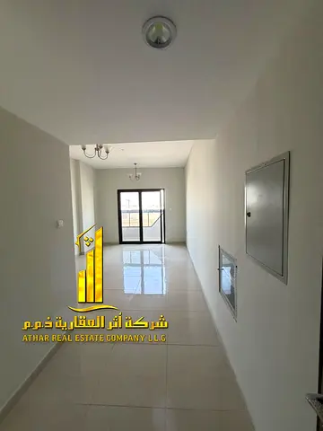 🏡 فرصة رائعة! افخم وارقى شقة غرفتين وصالة بتشطيب سوبر ديولكس  للإيجار السنوي في الجرف 3 – عجمان بالقرب من شارع الشيخ محمد بن زايد وبالقرب السوق الصين