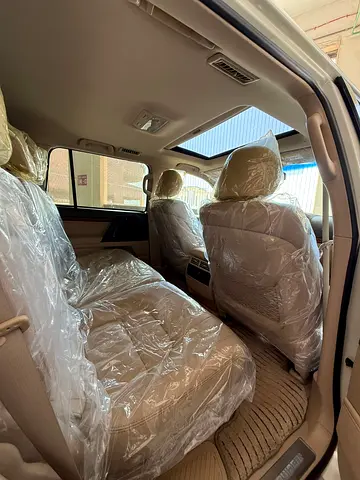 2015 Toyota LAND CRUISER — миниатюра 4