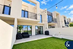 Single Row | 3 Bedrooms | Close to Pavilion