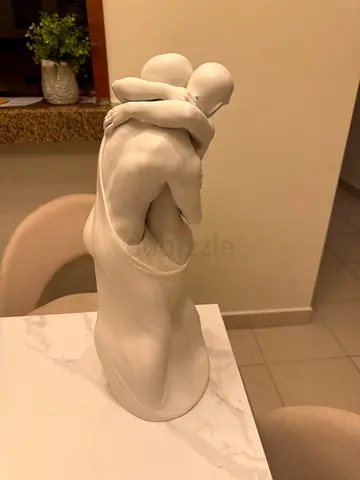 White Ceramic Sculpture of Embracing Figures Couple - Modern Decorative Statue by Lladró