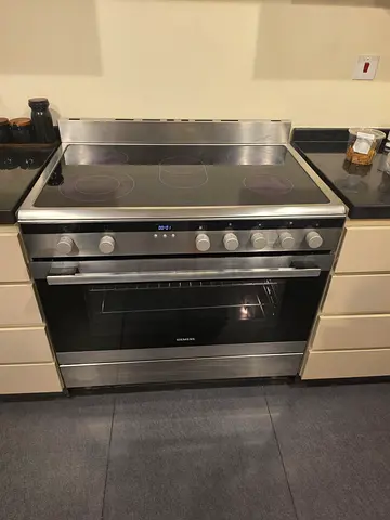 Siemens Electric Ceramic Cooking Oven 90x60cm