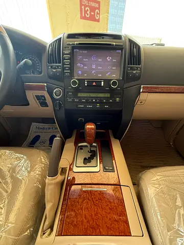 2015 Toyota LAND CRUISER — миниатюра 19