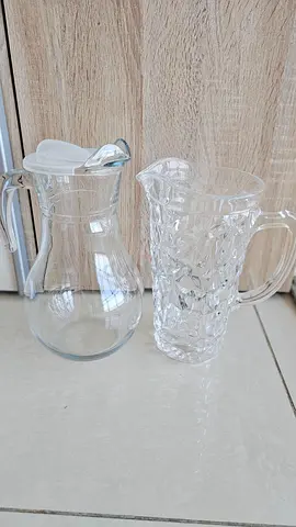 Glass jug