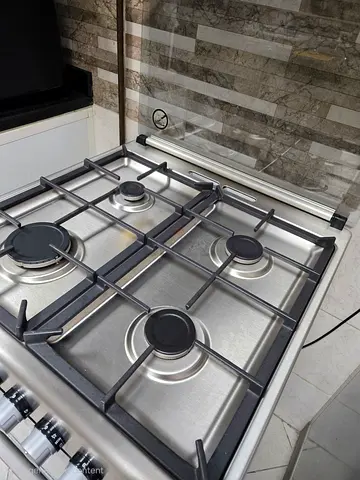 60x60 Stainless Steel 4-Burner Gas Hob in Good Condition
