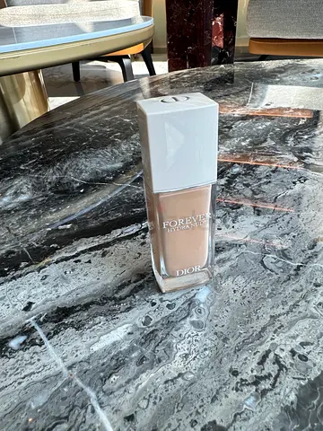 Dior Hydra Nude foundation, 2,5N