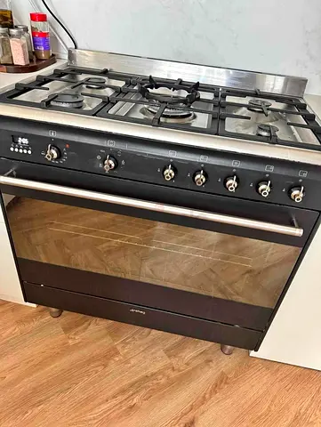 Free delivery Smeg 5-burner top Gas electric Oven cooker 90 cm- Good Condition
