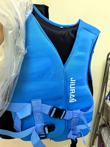 2 Life Jackets available / Jiurani Vest - Unisex, Size XL, Blue & Black/ 100 dhs each