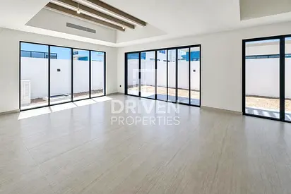 Brand New | Well Maintained | Flexible Cheques