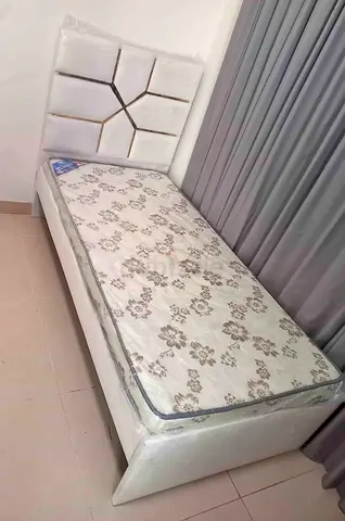 BRAND NEW SINGLE FABRIC BED WITH MATTRESS FOR SALL