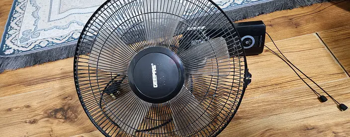 Geepas wall fan