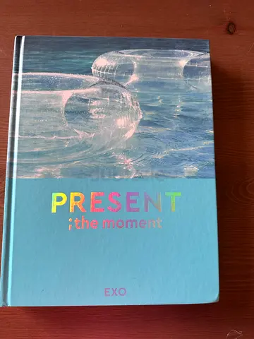 EXO PRESENT photo book gift and the moment version
