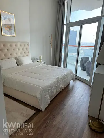 SPACIOUS LAYOUT I 2 PARKING SPACES I CANAL & CITY VIEWS