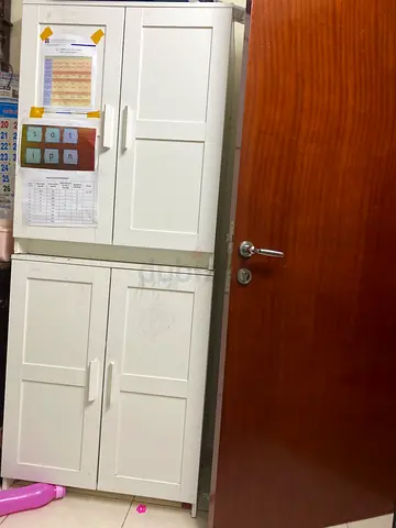 White Kitchen Base Cabinets with Drawers - Good Condition