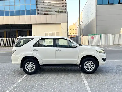 صورة 2 لـ 2012 Toyota FORTUNER