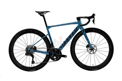 Carbon road racing bike - lightweight aero frame, disc brakes