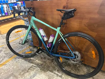Liv Avail AR 3 Women’s Road Bike – Medium – Shimano Sora – Barely Used
