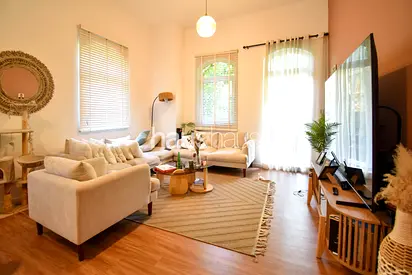 Corner Unit | High Ceiling | VOT