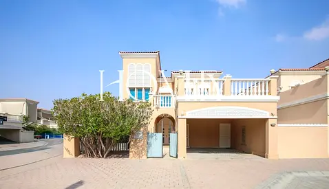 CORNER VILLA | FULLY UPGRADED | PRIVATE POOL