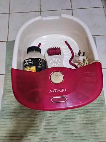 Revlon Foot Spa Massager with Accessories