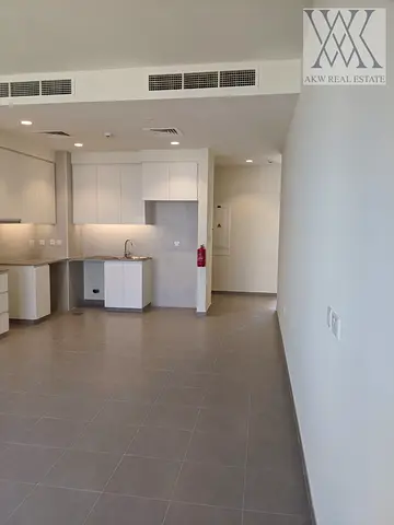 UPPER FLOOR - SPACIOUS LAYOUT - UNFURNISHED