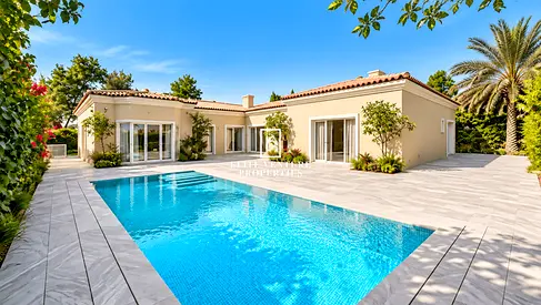 FULLY RENOVATED | BRIGHT & AIRY | PRIVATE POOL