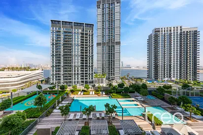 Vacant | Water View | Low floor