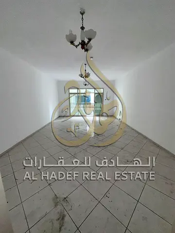 3 غرف وصالة بالمجاز 3 مع غرفة خادمة ومطبخ و3 حمامات، إطلالة أمامية أو خلفية، موقع حيوي قريب من الخدمات، تأمين شيك ودفعات 4 أو 6.