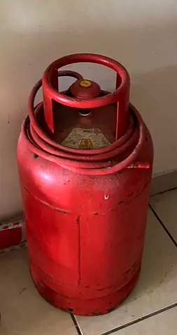 Used LPG Gas Cylinder (Red) - Single Cylinder