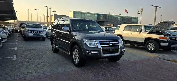 2016 Mitsubishi Pajero GLS GCC Specs in Excellent Condition