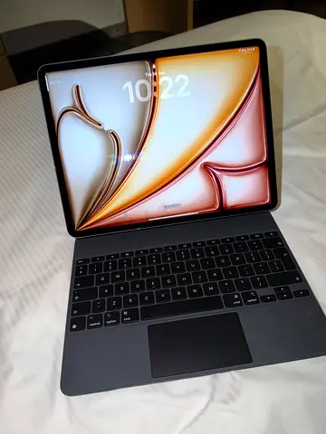 iPad Air 13 Inch M3 2025 with warranty + Apple Keyboard