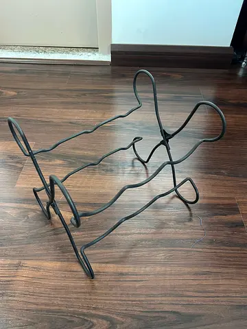 Small Black Metal Wine Bottle Holder / Rack (Holds 6 bottles)