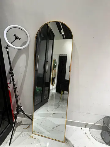 It's a big  mirrior