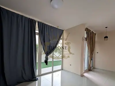 CORNER UNIT | NEAR AMENITIES | SPACIOUS LAYOUT
