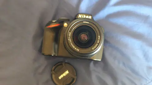 Nikon D3200 DSLR with 18-55mm VR Kit Lens - Good Condition