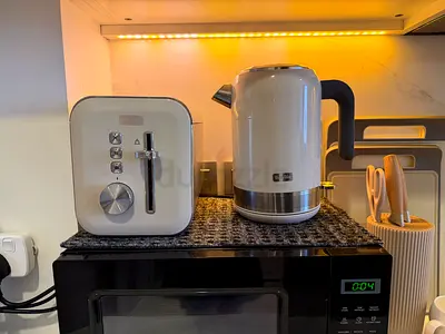 Kettle and toaster