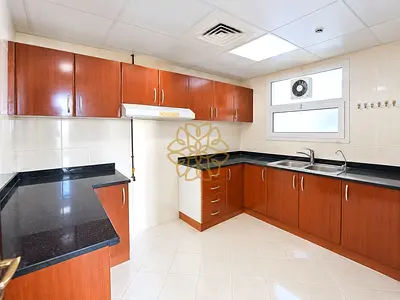 Hot Offer 1BR with Parking and Close Hall