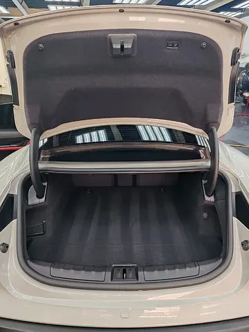 صورة مصغرة 17 لـ 2022 Porsche TAYCAN