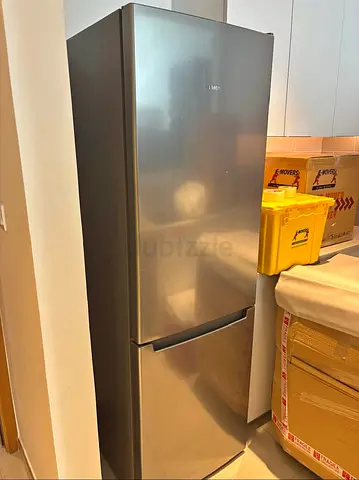 Siemens New Model Bottom Freezer Refrigerator Like New