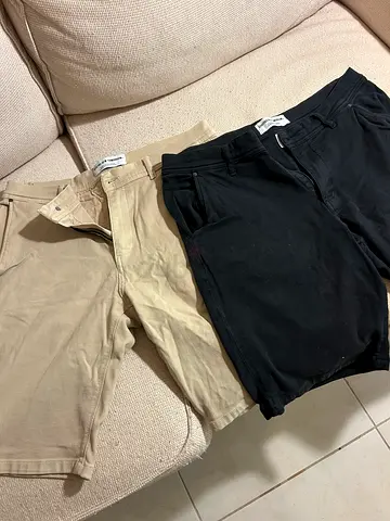 Men’s chino shorts size 33