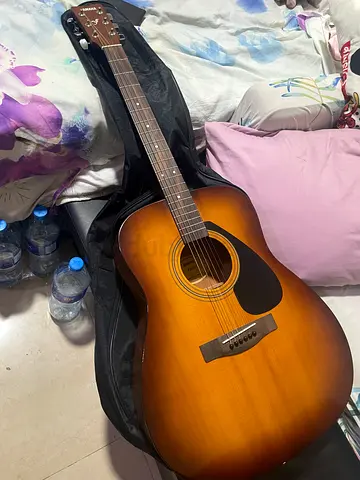 Yamaha Acoustic Guitar