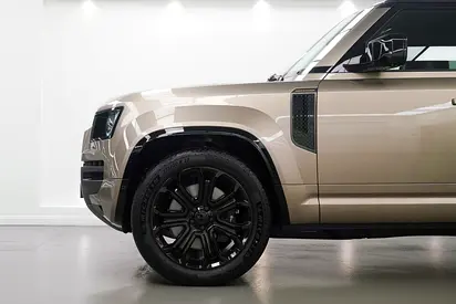 2025 LAND Rover DEFENDER — фото 6