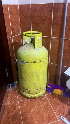 Used Yellow LPG Gas Cylinder - Single Unit