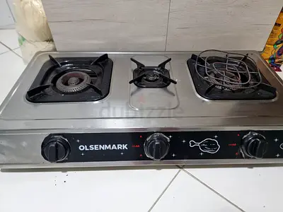 Three burner Olsenmark Gas Stove