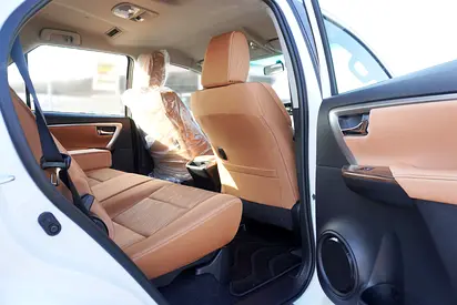 2026 Toyota FORTUNER — миниатюра 12