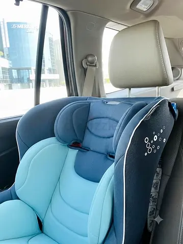 Well-kept convertible baby car seat (rear/forward facing) - light blue
