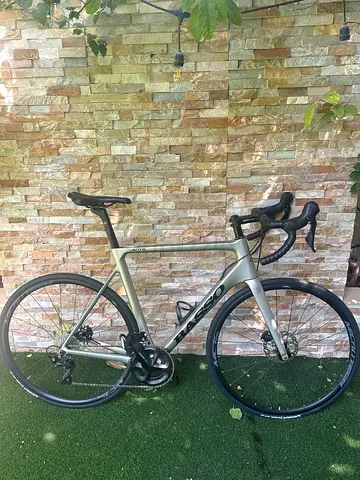 Basso Bike - Lightweight Alloy Frame, Shimano 2x Drivetrain, 700c