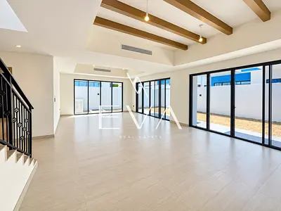 GREAT LOCATION | PARK BACKING | 6BR VILLA